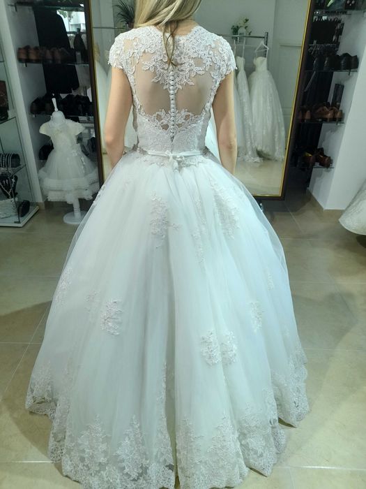 Vand rochie mireasa