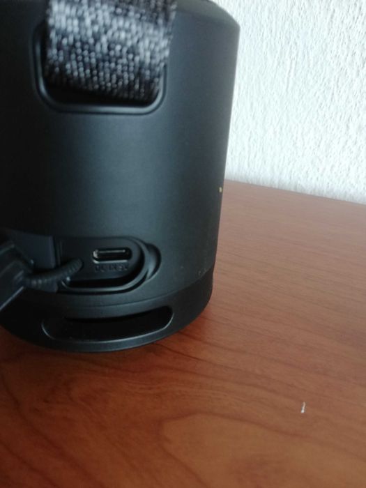 Sony SRS-XB13 bluetooth speaker за части или ремонт