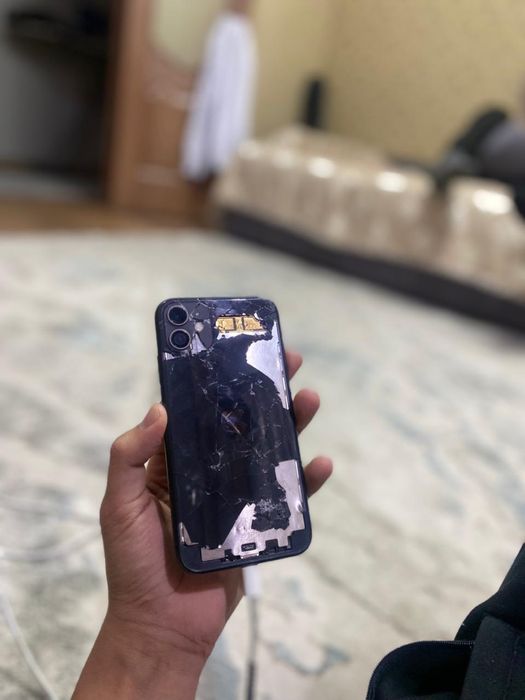 Продам Айфон 11 128гб