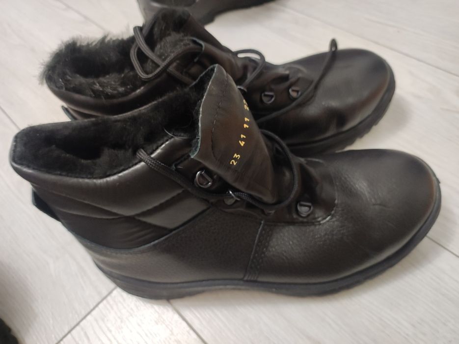 Спец ботинки 2 штук зимний
