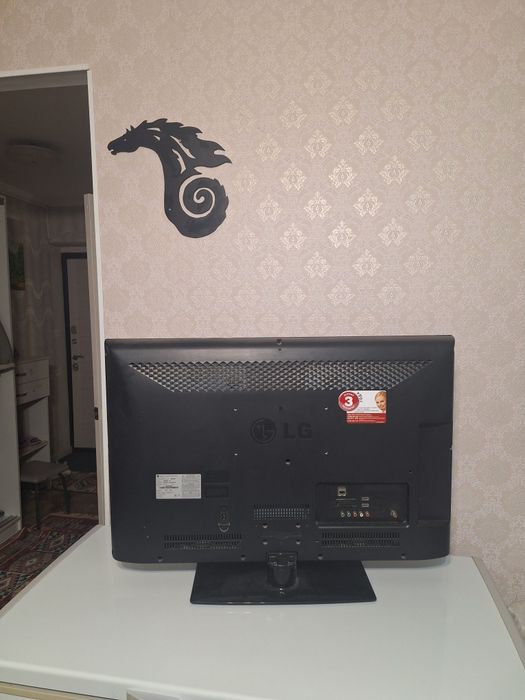 Телевизор LG 2012 года