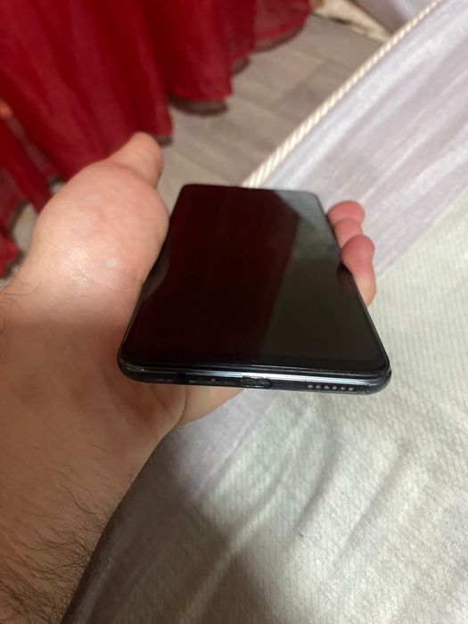 продам смартфон vivo v21e
