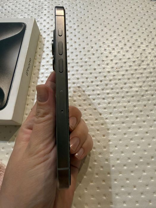 Продам Iphone 15 pro 256 gb natural