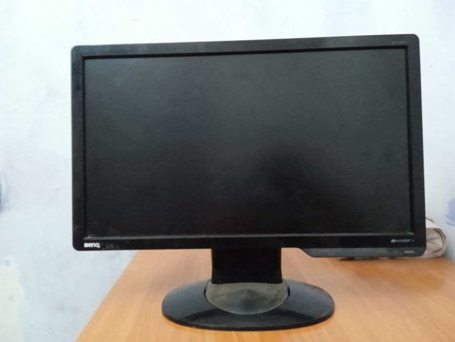 Монитор BENQ в хорошем состоянии