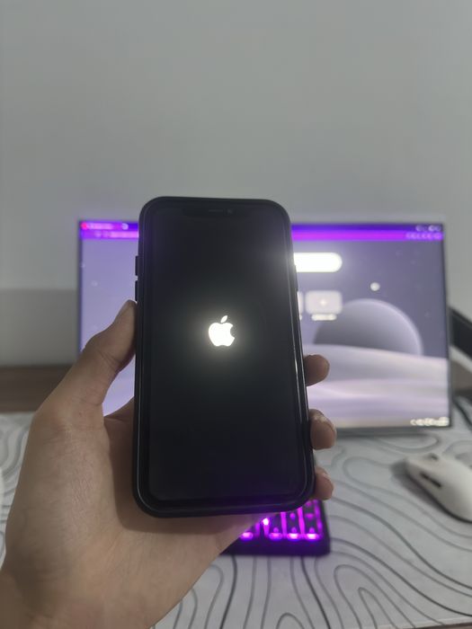 Телефон iPhone 11 64gb