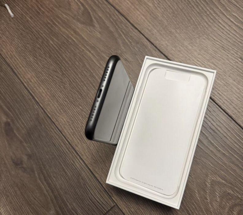 iPhone 11 128GB с гарантией