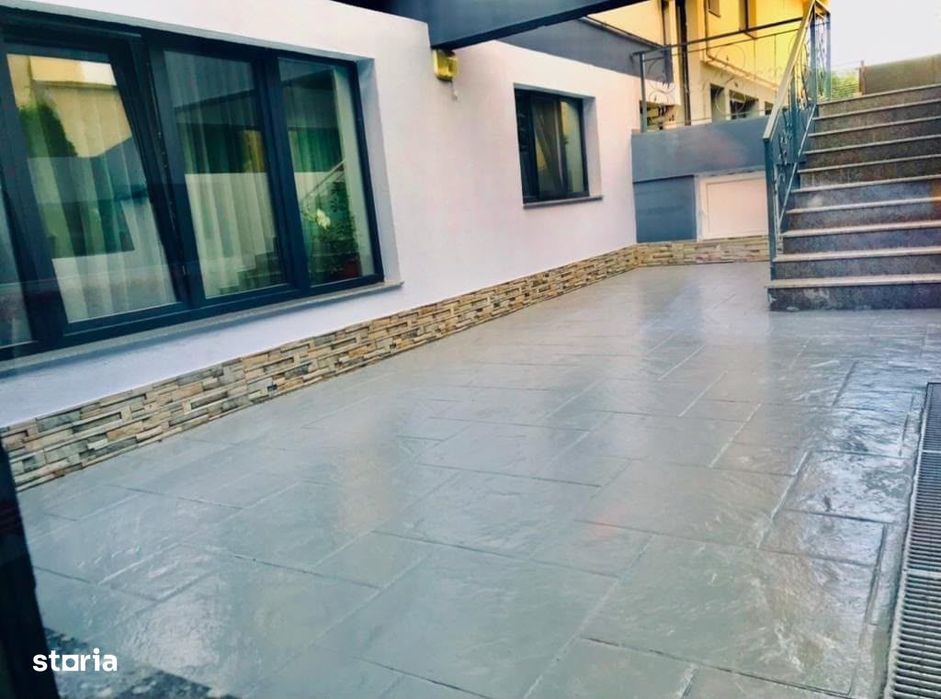 Apartament De Vânzare cu 3 Camere+ curte zona București-noi sec.1