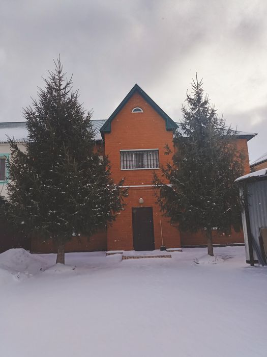 Продам коттедж в центре ( 12 микр)