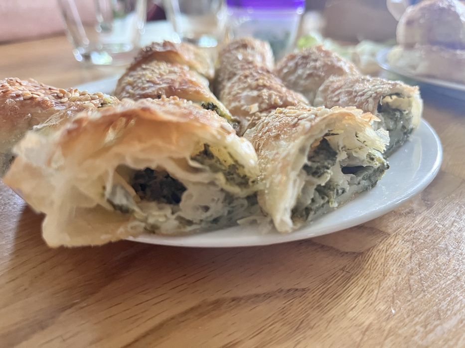 Placinta cu branza sarata, branza dulce, vărzar sau mere