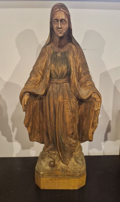 Statuetă sculptură în lemn reprezentând-o pe Fecioara Maria îndurerată, începutul secolului al XX-lea.