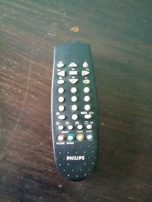 Телевизор Philips със стойка и дистанционно