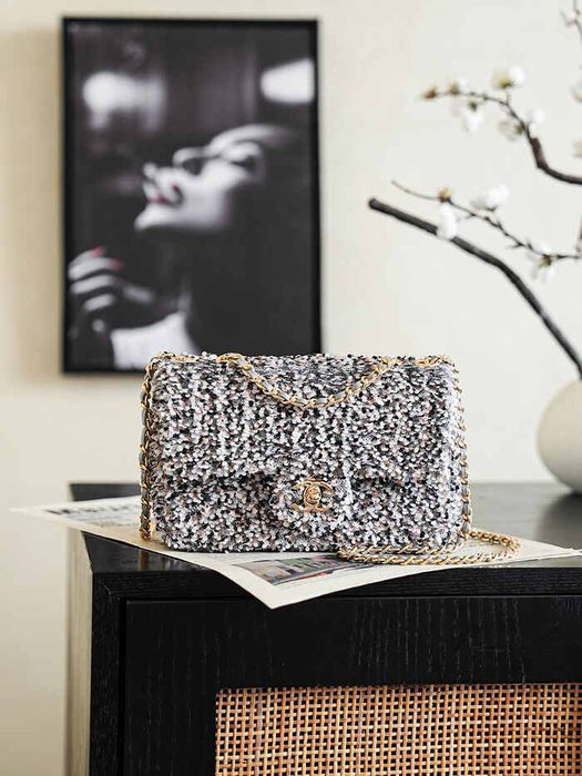 Дамска чанта Chanel Small Flap Beige