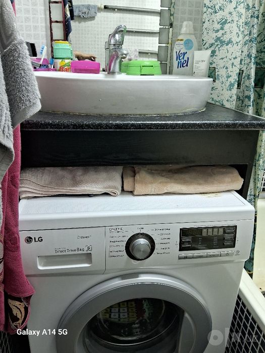 Kir mashina va rakovina uchun podstavka