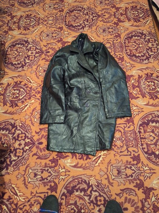 Продам куртки жемпер платья