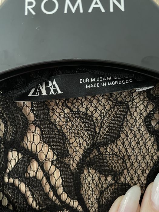 Къса рокля с дантела Zara