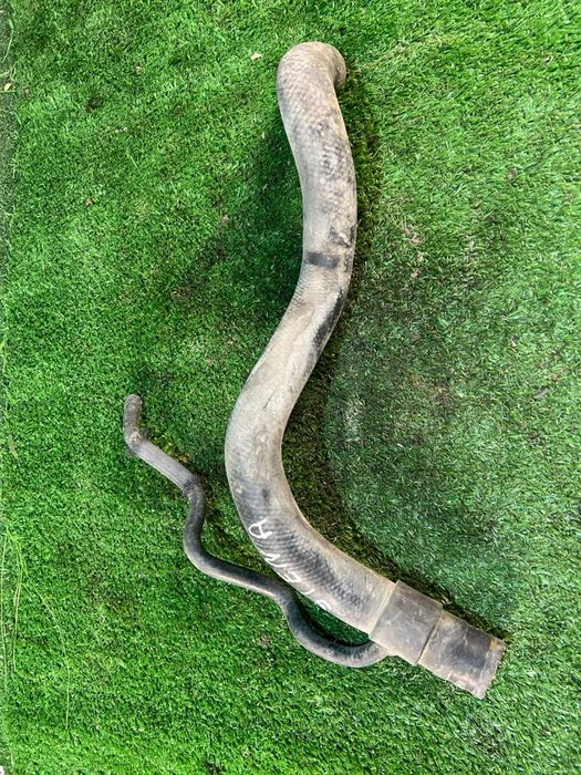 Патрубок шланг охлаждения Тойота Сиенна 20 3.5 2gr Toyota Sienna капот