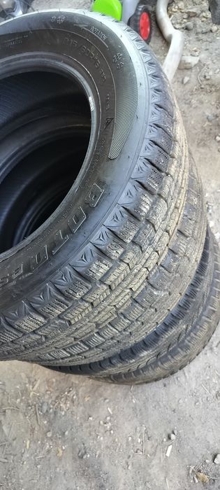 Продам резину 215/60/16