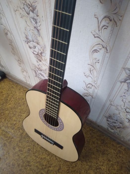 Продам Гитару, 6 струн, акустика