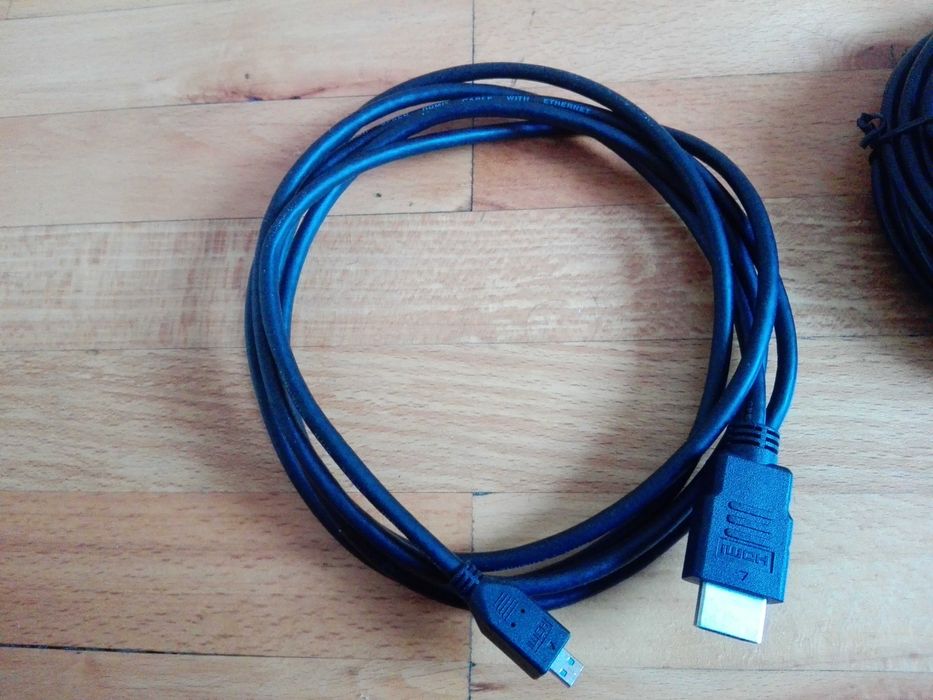 Huawei и др. Оригинално зарядно за лаптоп и кабели