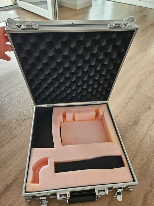 Cutie instrumente ,microfon