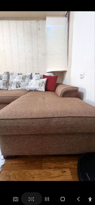 Продаю диван угловой в комплекте.