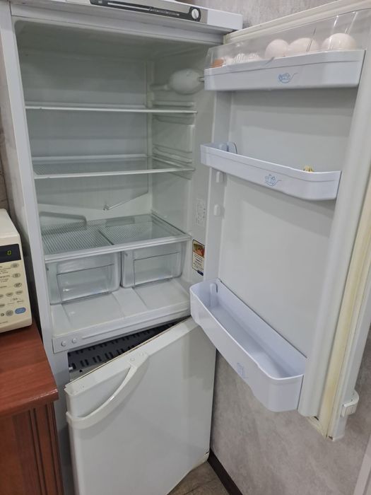 Холодильник indesit