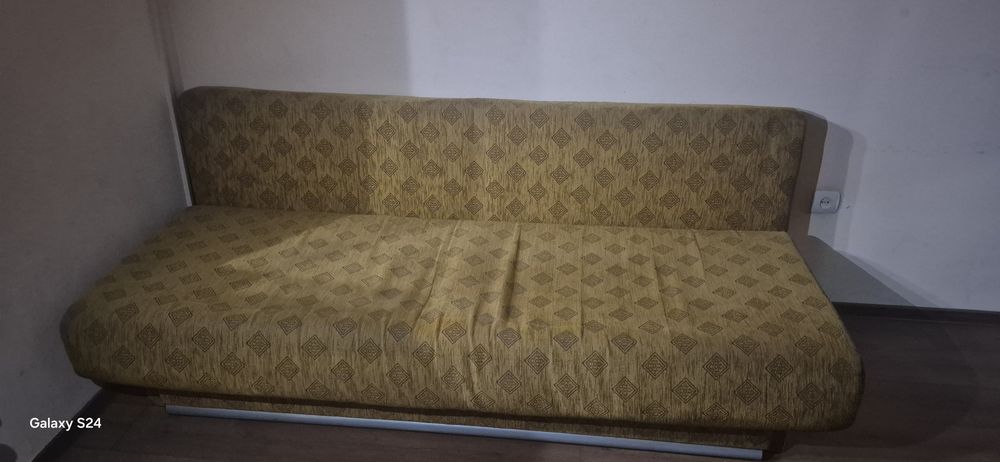Диван раскалывается