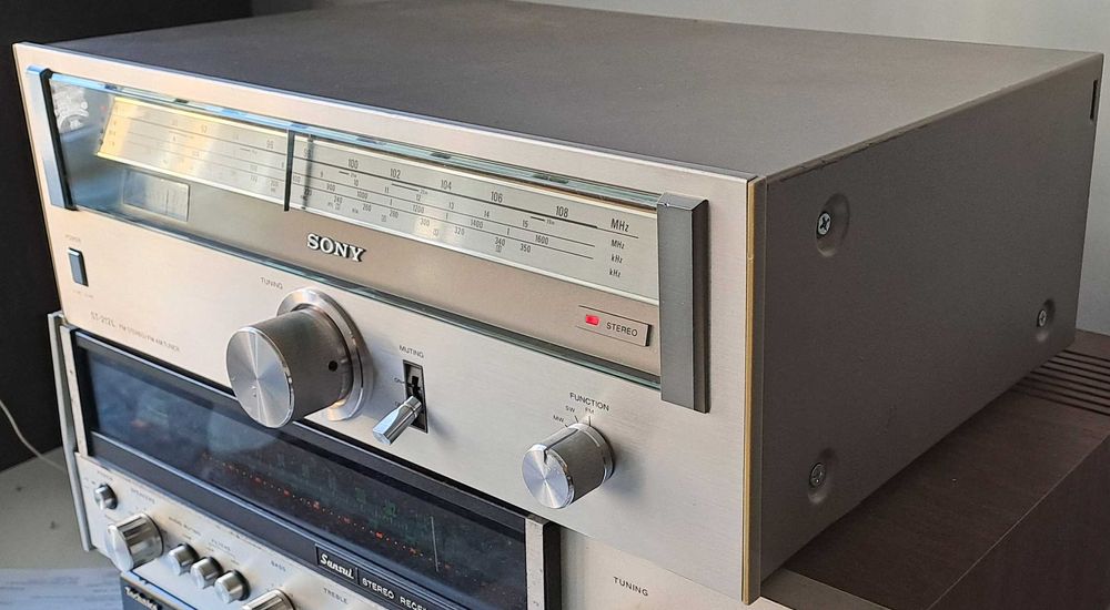 Sony ST 212 tuner vintage stereo scala analog ace sunet calitate
