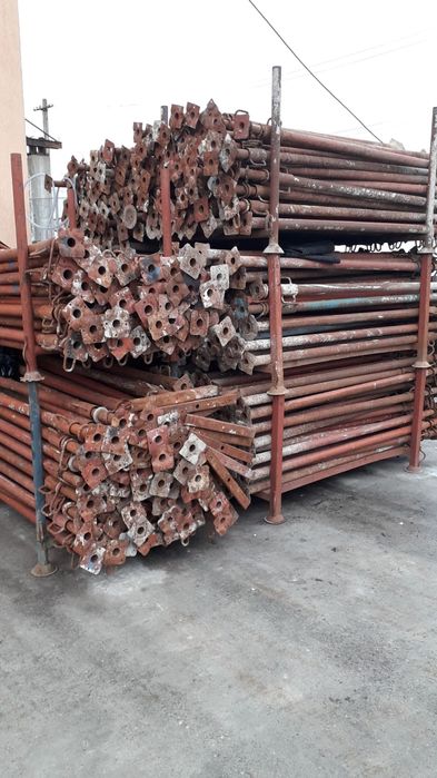 MAI COMPACTOR ,BERBEAC de închiriat  ,popi metalici ,schela