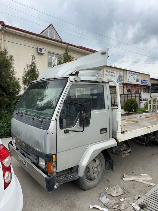 Продаётся Эвакуатор митсубиси