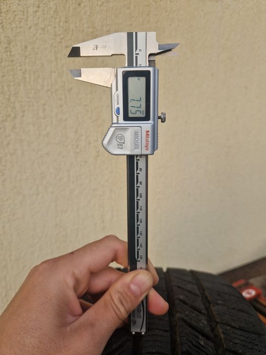 Cauciucuri Iarna Continental 225-35r19