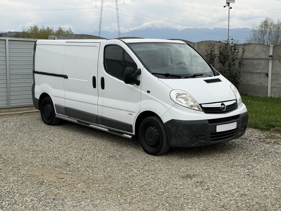 Opel Vivaro Lung L2H1- 3 Locuri + Marfa - 2011/09 - 2.0 CDTI - 115 CP - 6+1 Trepte - Euro 5 - A/C