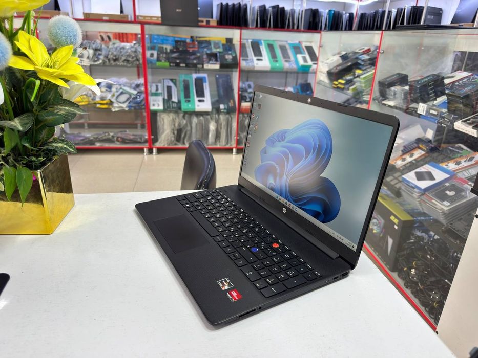 HP AMD ryzen 5 5500U ddr4 8/256 SSD holati ideal