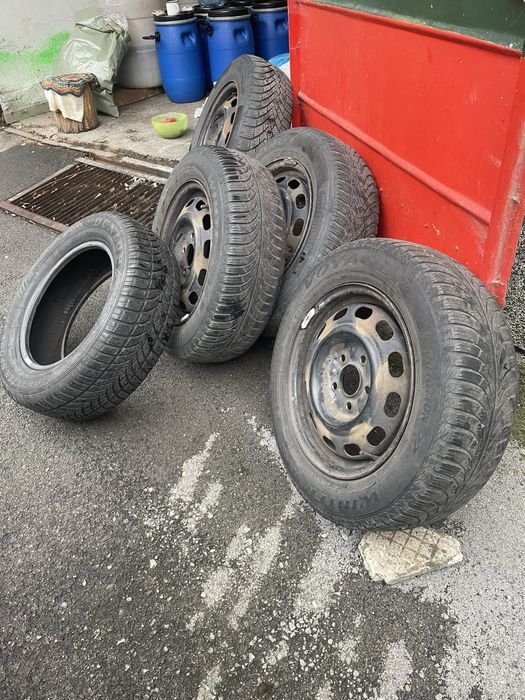 Зимни гуми с железни джанти