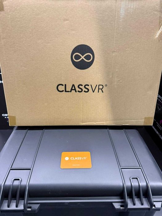 Ochelari ClassVR Premium Classroom Kit Nou - 4 utilizatori