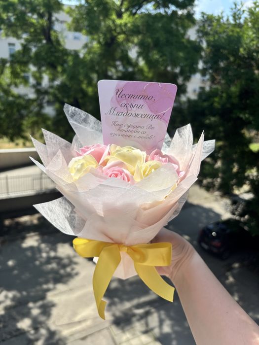 Мини букет от сапунени рози, за всеки повод