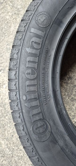 2 anvelope iarna Continental 235/65/18,dot 2020.Pretul este pe bucata