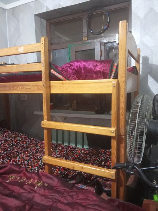 Продам детскую кроватку двухъярусную