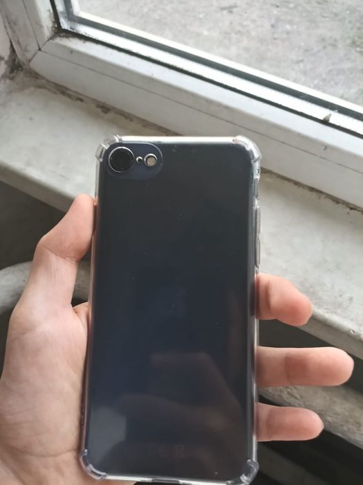 Айфон се 2020.