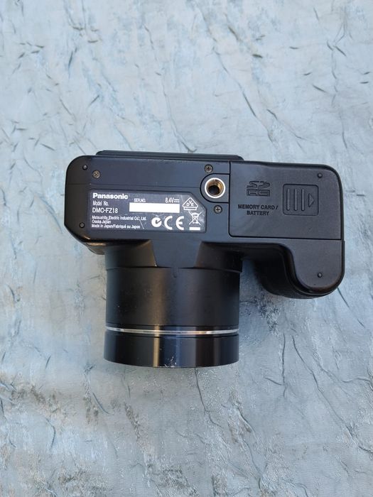 Vând aparat foto Panasonic Lumix!