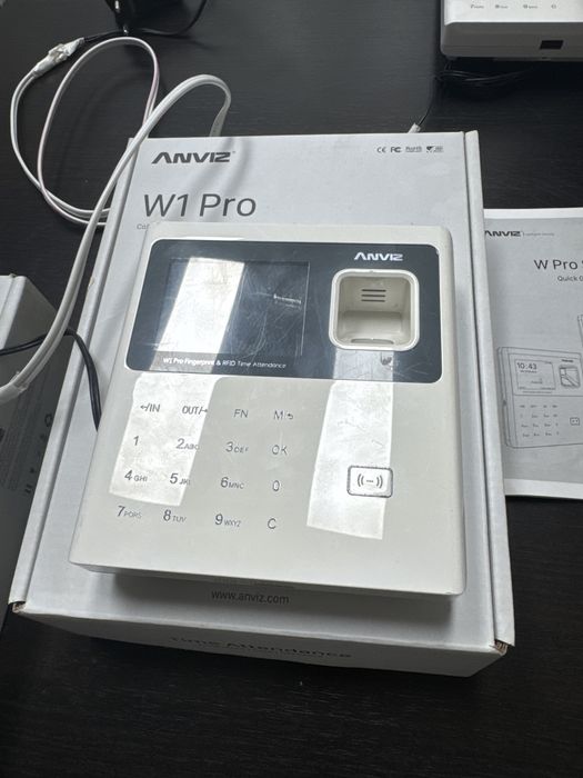 Centrala pontaj biometric sau card RFID 125kHz, Anviz W1-Pro