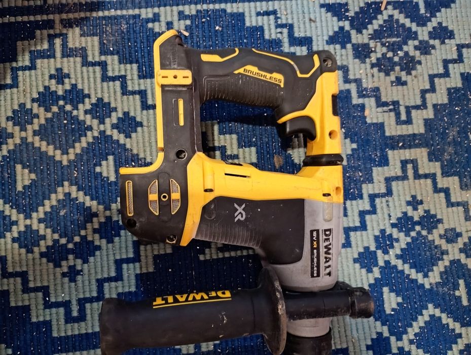 Percurie dewalt cu baterie