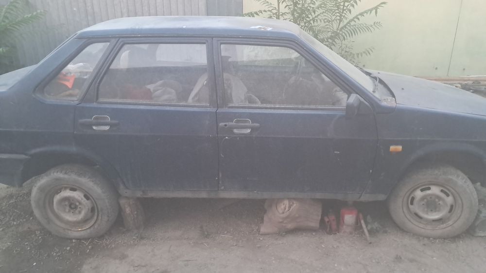 Автомобиль ваз 21099