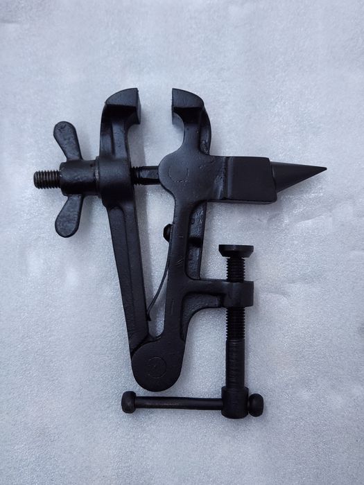 Zargarlar uchun tiski