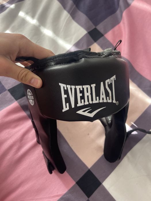 перчатки Venum с шлемом от еверласт