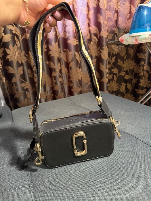 Geanta marc jacobs negru cu auriu
