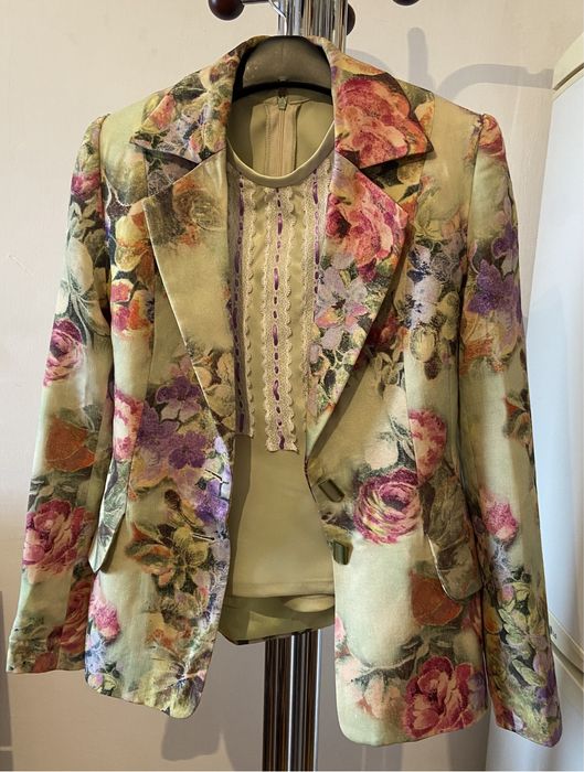 Костюм женский брючный