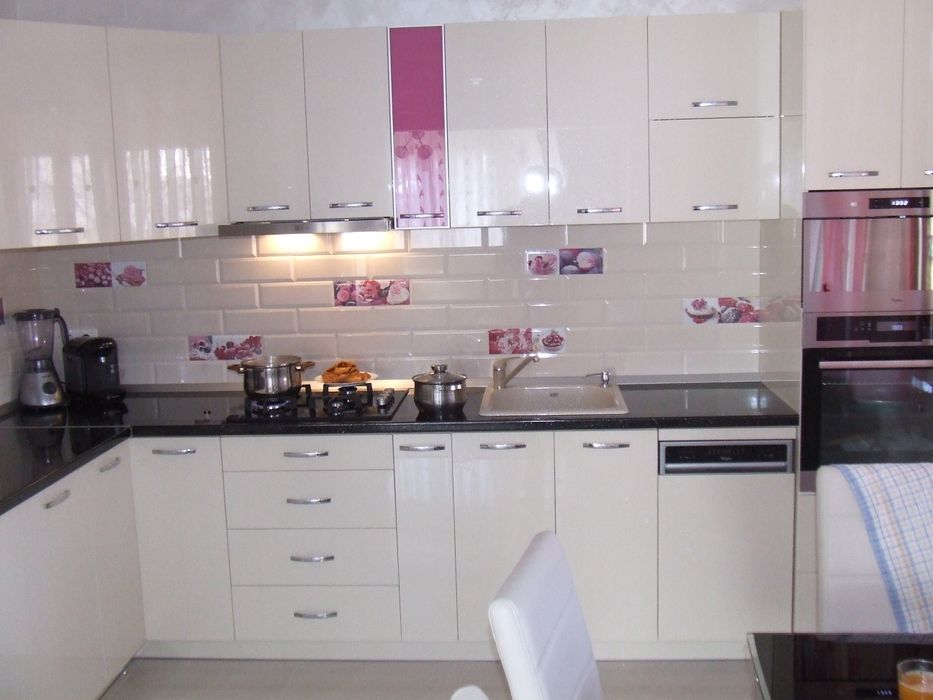 Mobilier din pal melaminat sau lemn masiv