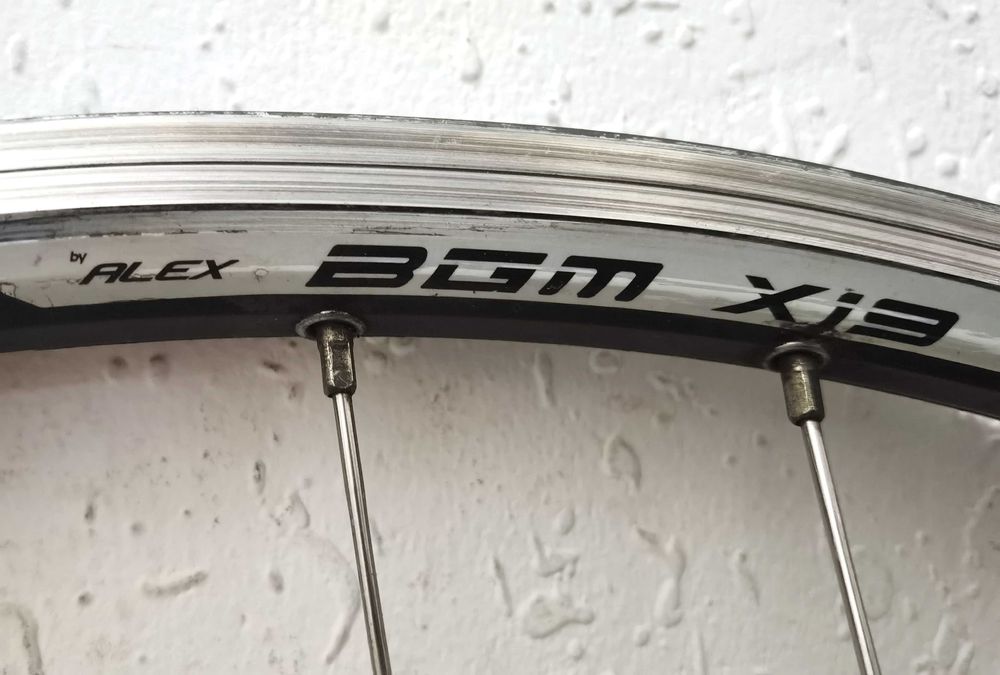 Задна капла колело с 9 вътрешни скорости SRAM i-Motion 28"