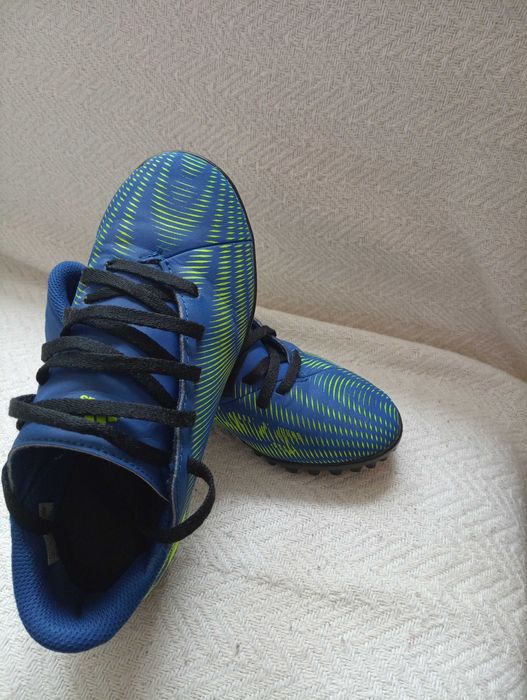 Детски футболни стоножки ADIDAS 33 номер